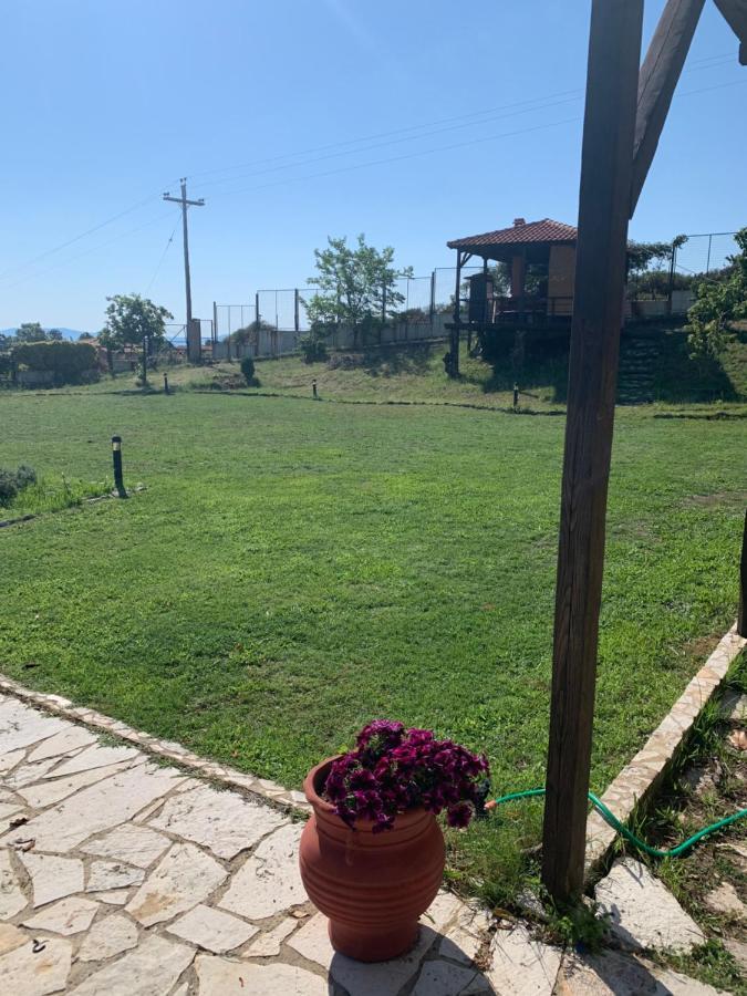 Guesthouse Kaliepia Ierissos Exteriör bild