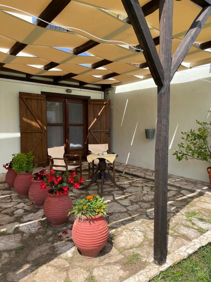 Guesthouse Kaliepia Ierissos Exteriör bild