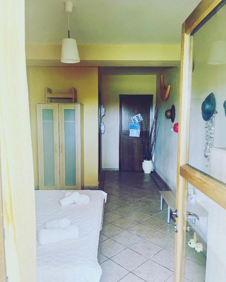 Guesthouse Kaliepia Ierissos Exteriör bild