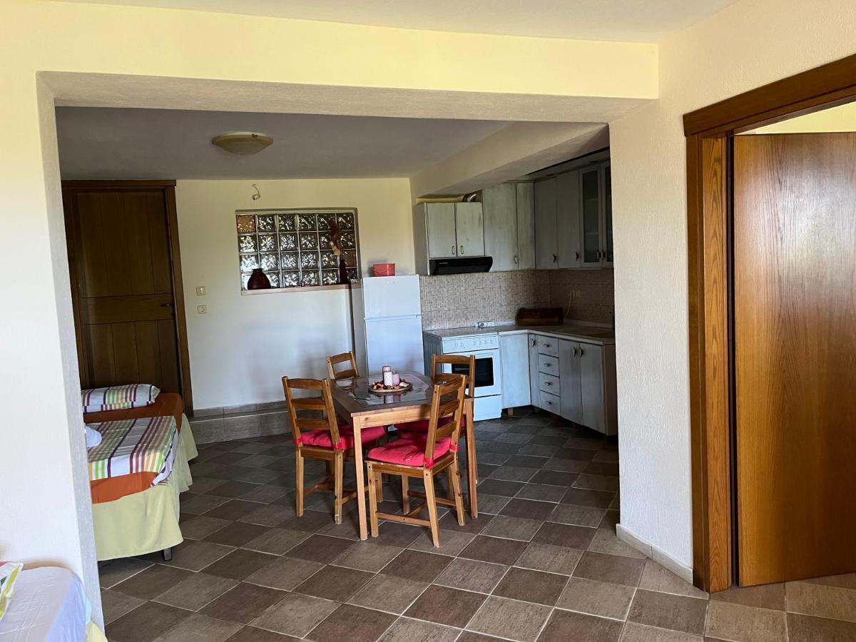 Guesthouse Kaliepia Ierissos Exteriör bild