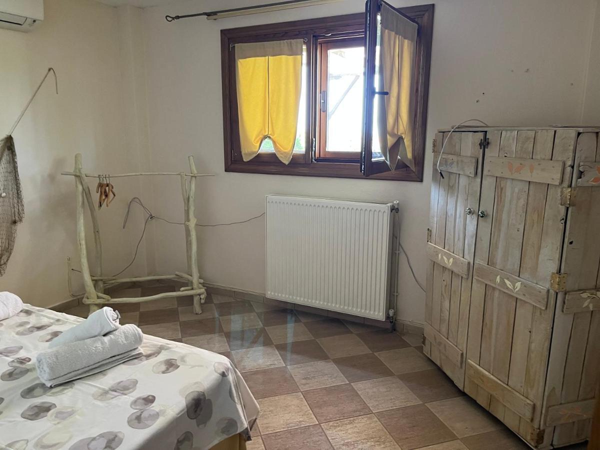 Guesthouse Kaliepia Ierissos Exteriör bild