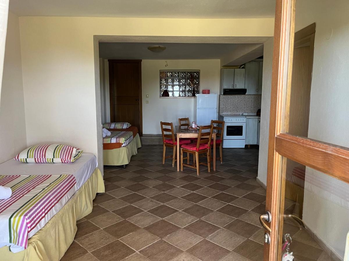 Guesthouse Kaliepia Ierissos Exteriör bild
