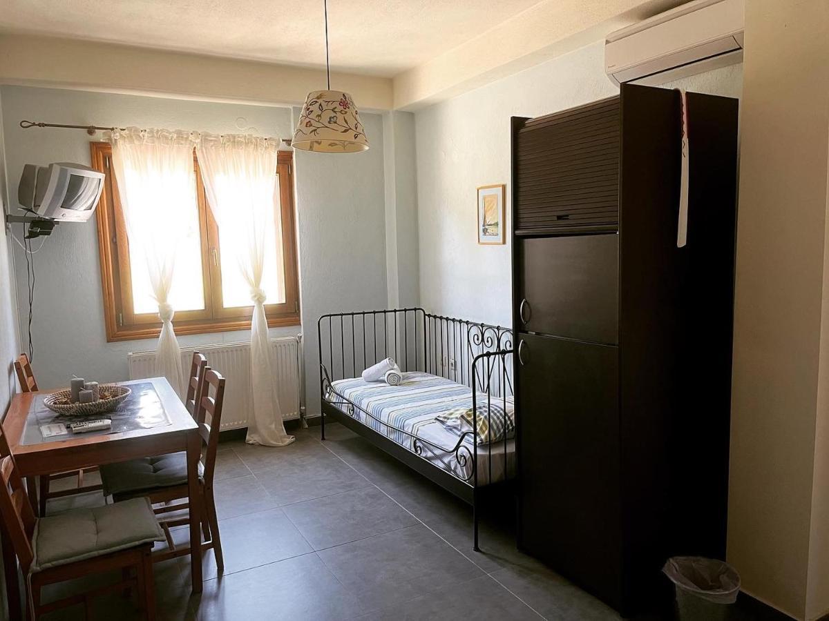 Guesthouse Kaliepia Ierissos Exteriör bild