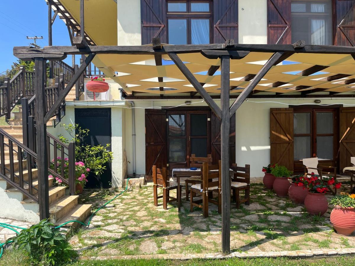 Guesthouse Kaliepia Ierissos Exteriör bild