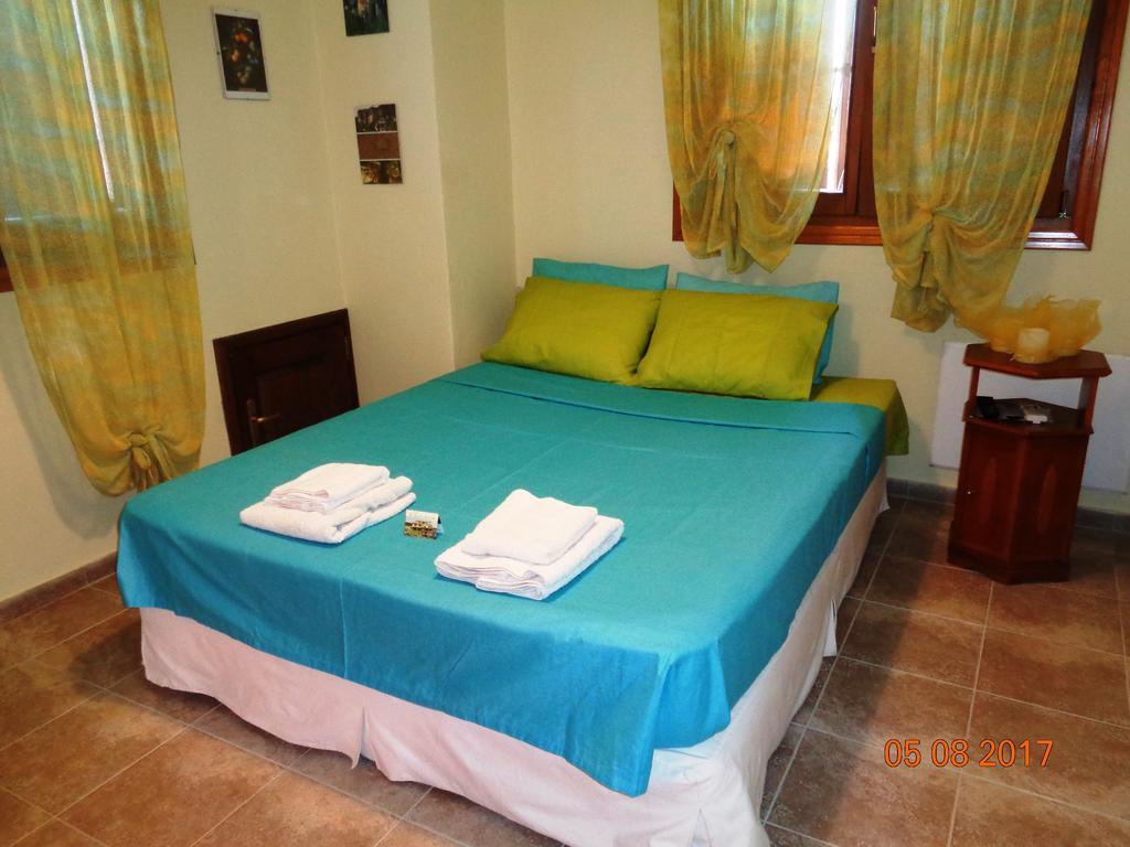 Guesthouse Kaliepia Ierissos Exteriör bild